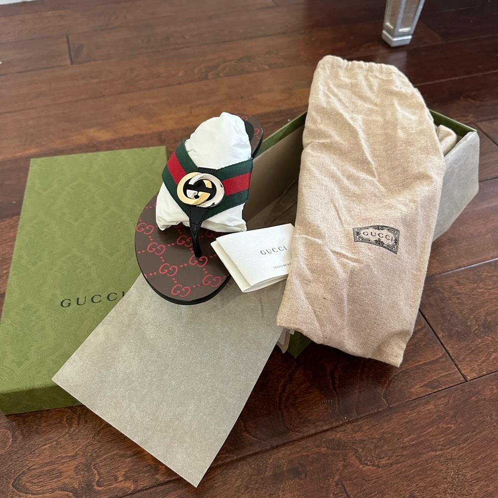 Gucci sandals